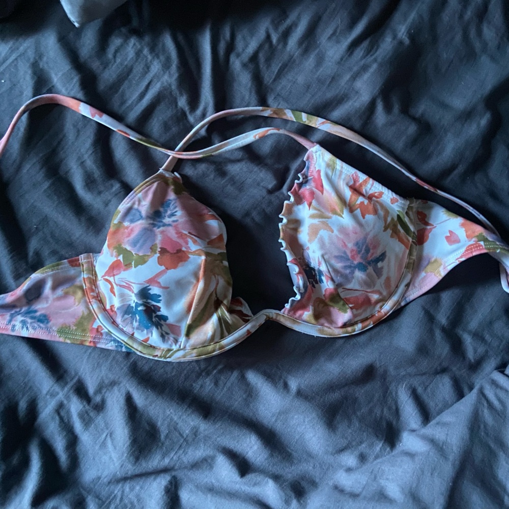 Bikini top flower